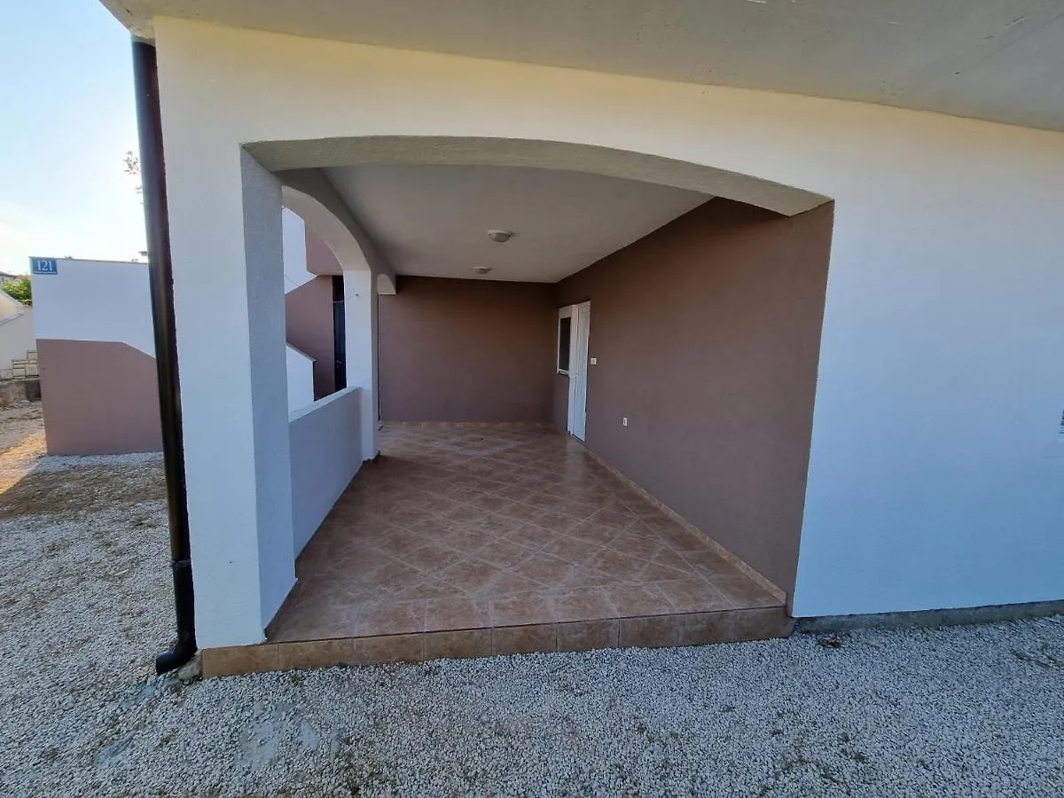 Apartments Ema Vir