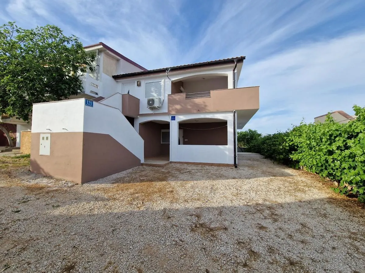 Apartments Ema Vir 0*,  Croatia