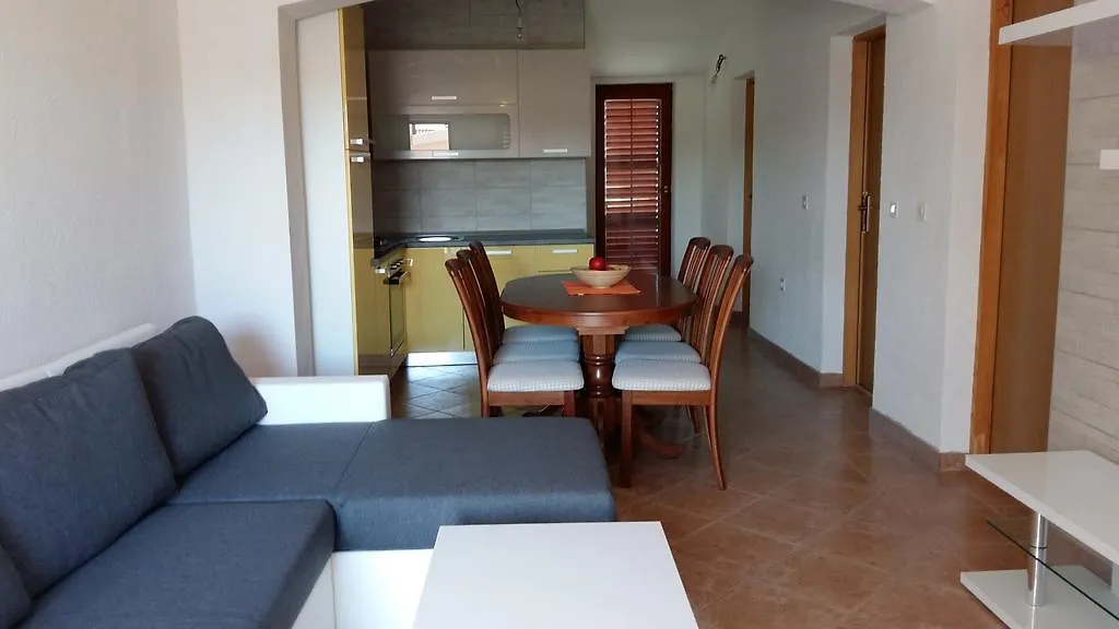 Apartments Ema Vir