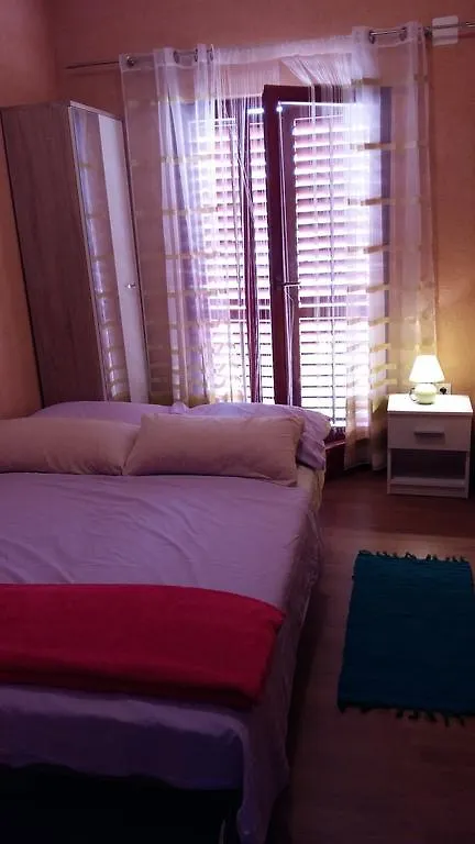 Apartments Ema Vir