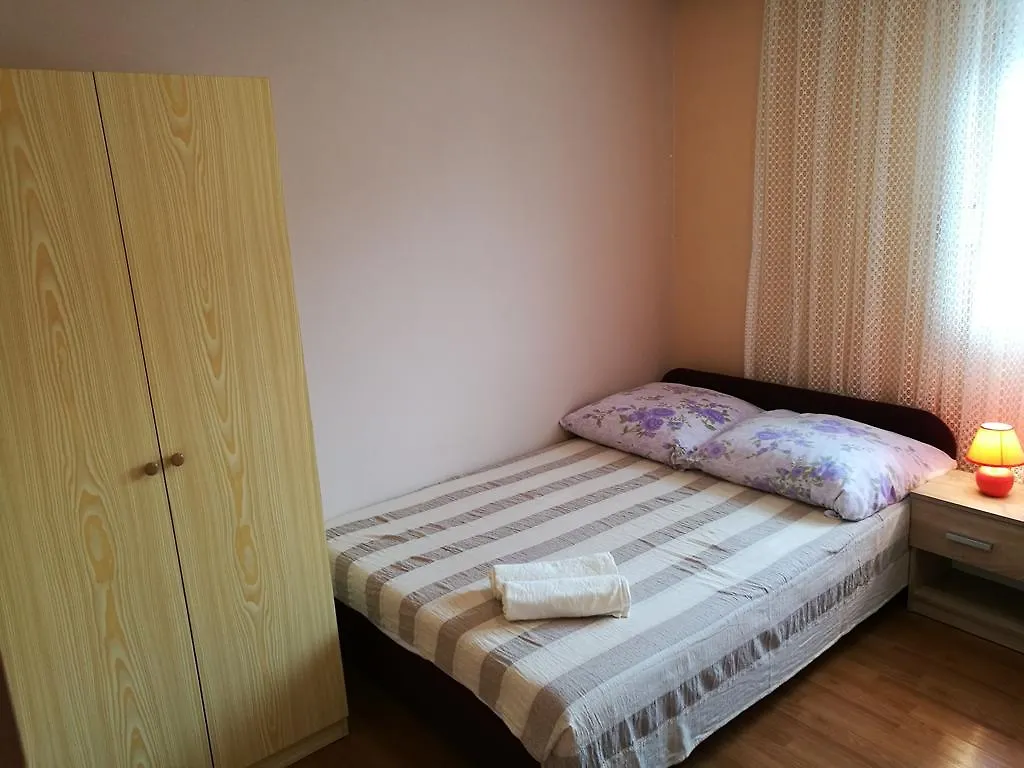 Apartments Ema Vir 0*,  Croatia
