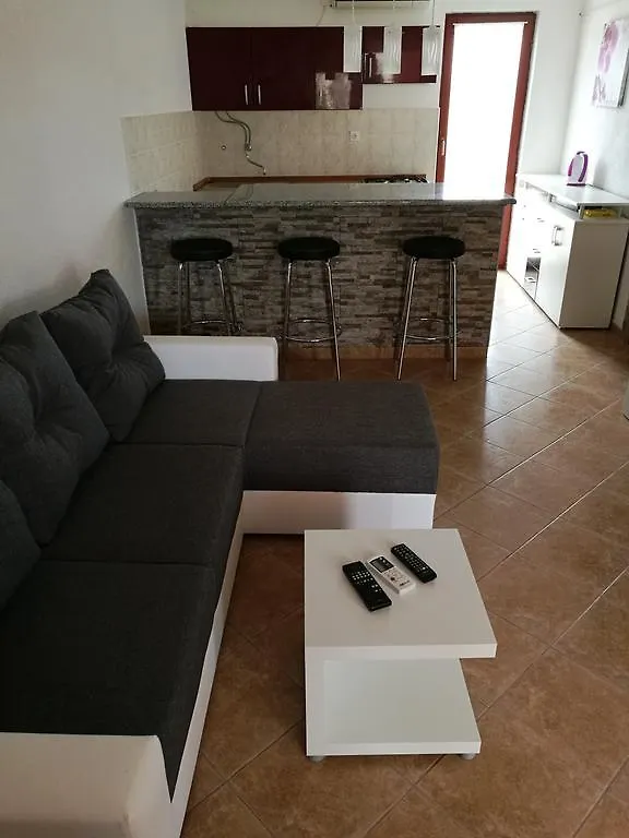 Apartments Ema Vir