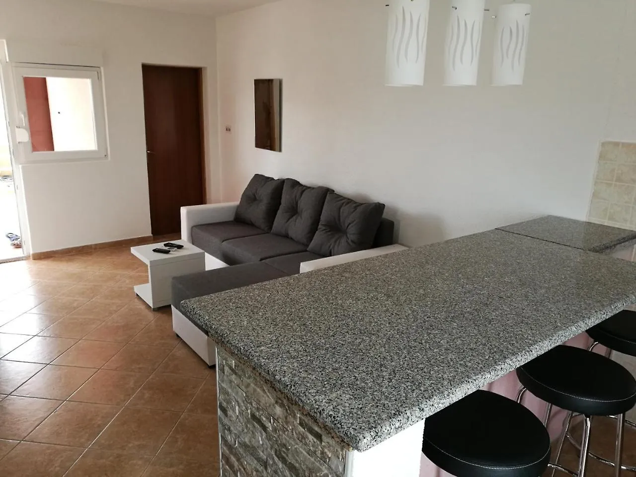 Apartments Ema Vir