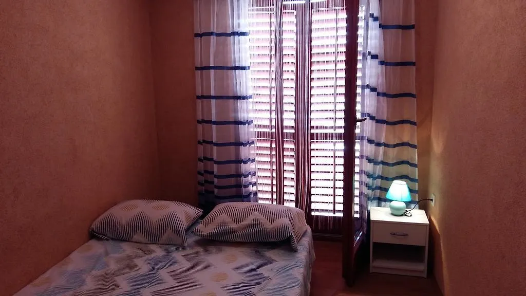 Apartments Ema Vir